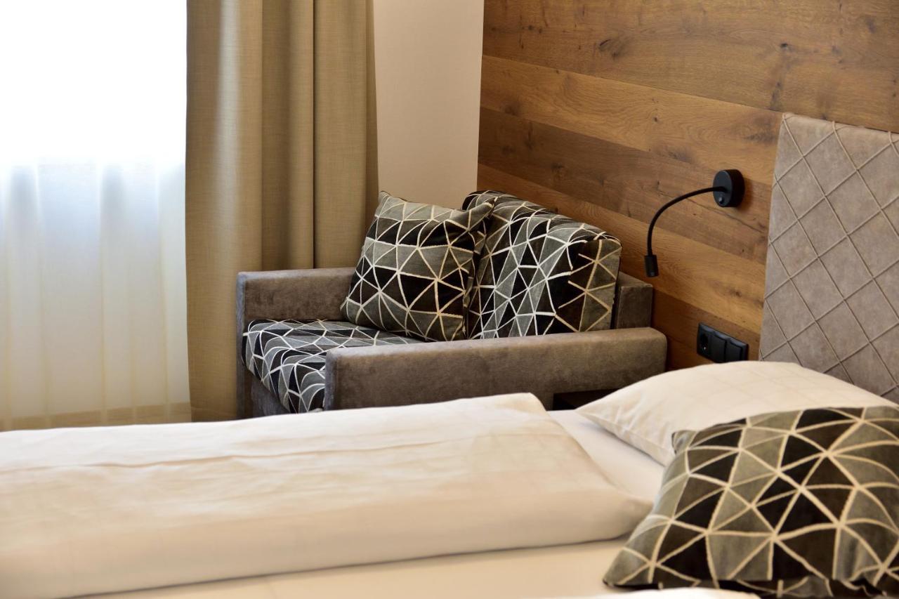 Hotel Krone بَرونيكو المظهر الخارجي الصورة