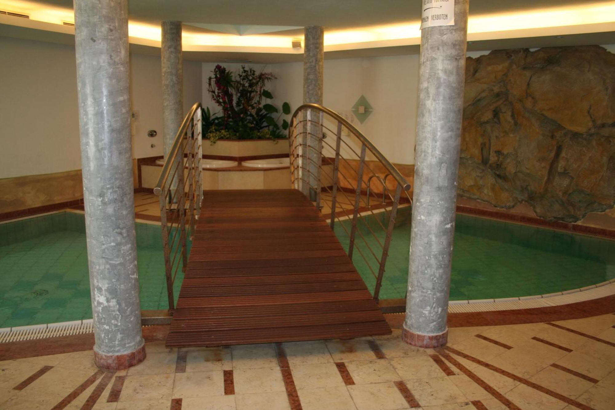 Hotel Krone بَرونيكو المظهر الخارجي الصورة